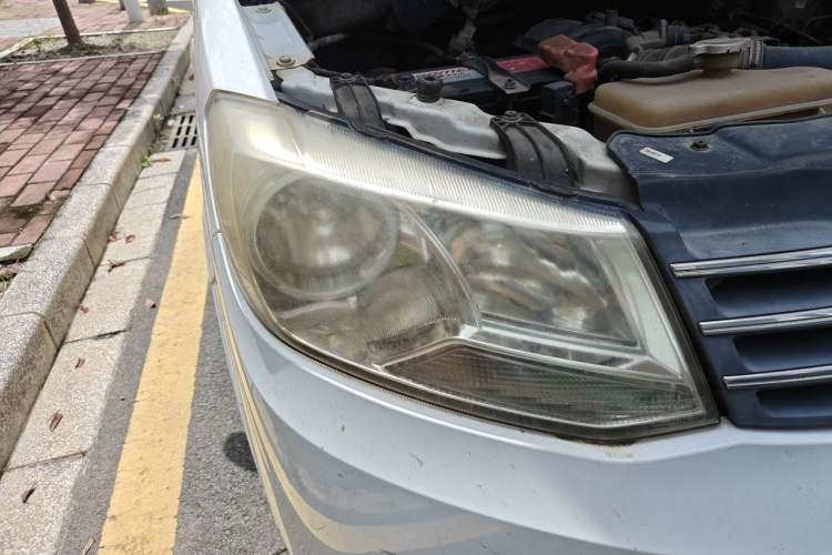 Used Dongfeng Fengon 330 2014 1.5L Manual Utility Version DK15 Right Front Headlight