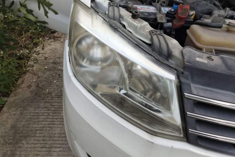 Used Dongfeng Fengon 330 2014 1.5L Manual Utility Version DK15 Right Front Headlight