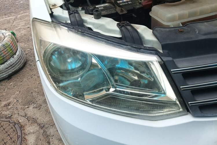 Used Dongfeng Fengon 330 2014 1.5L Manual Utility Version DK15 Right Front Headlight