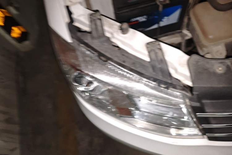 Used Dongfeng Fengon 330 2014 1.5L Manual Utility Version DK15 Right Front Headlight