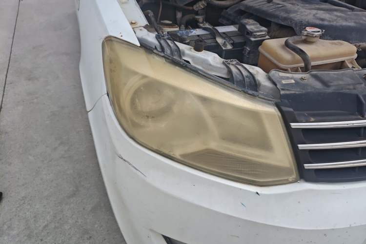 Used Dongfeng Fengon 330 2014 1.5L Manual Standard Edition DK15-02 Right Front Headlight