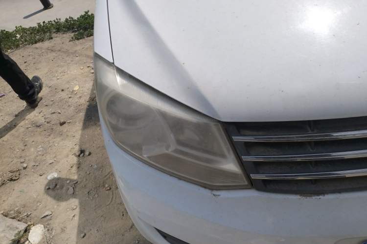 Used Dongfeng Fengon 330 2014 1.5L Manual Comfort Version DK15-02 Right Front Headlight