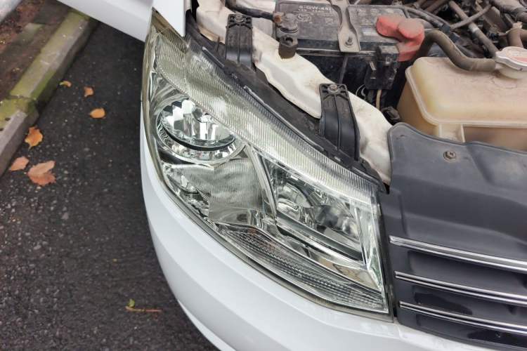 Used Dongfeng Fengon 330 2014 1.5L Manual Utility Version DK15 Right Front Headlight