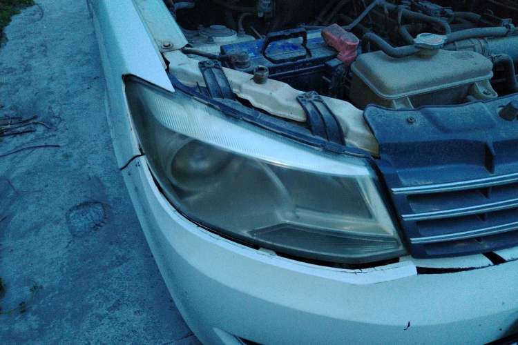 Used Dongfeng Fengon 330 2014 1.5L Manual Utility Version DK15 Right Front Headlight