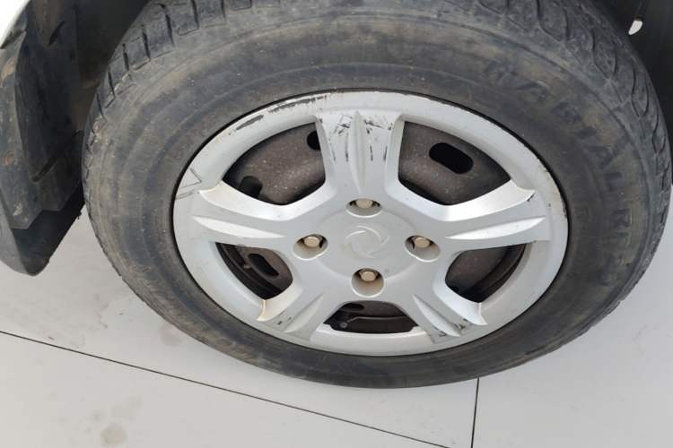 Used Dongfeng Fengon 330 2014 1.2L Manual Practical Version DK12-07 Right Front Wheel Hub