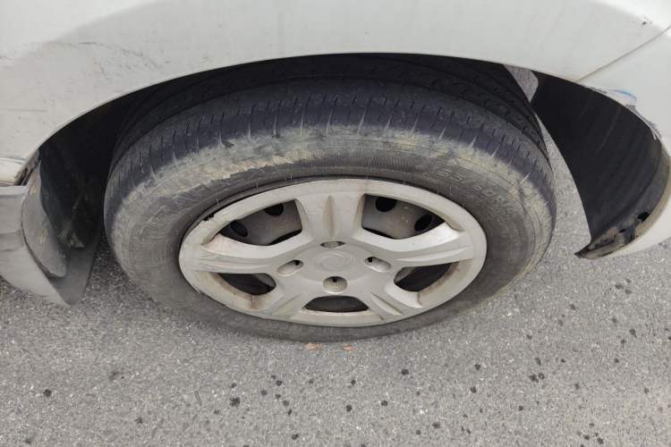Used Dongfeng Fengon 330 2014 1.2L Manual Practical Version DK12-07 Right Front Wheel Hub