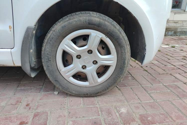 Used Dongfeng Fengon 330 2014 1.3L Manual Utility Version DK13-07 Right Front Wheel Hub
