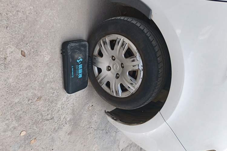 Used Dongfeng Fengon 330 2014 1.5L Manual Standard Edition DK15-02 Right Front Wheel Hub