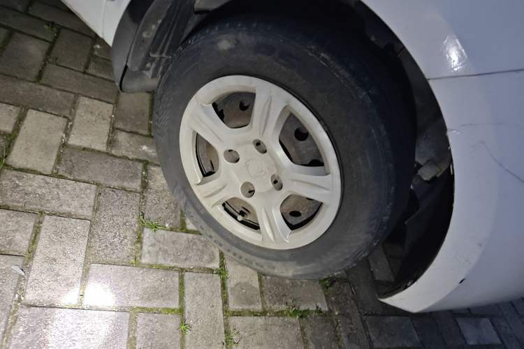 Used Dongfeng Fengon 330 2014 1.3L Manual Utility Version DK13-07 Right Front Wheel Hub