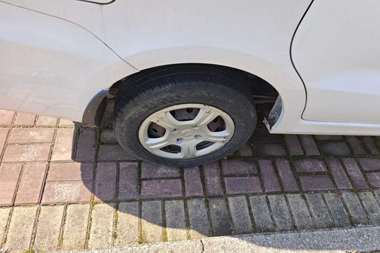 Used Dongfeng Fengon 330 2014 1.5L Manual Utility Version DK15 Right Rear Wheel Hub