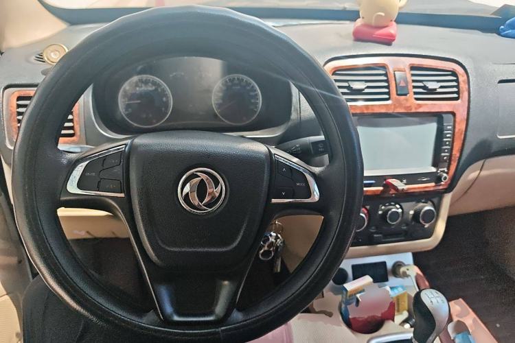 Used Dongfeng Fengon 330 2014 1.5L Manual Comfort Version DK15-02 Steering Wheel