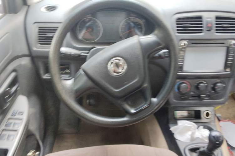 Used Dongfeng Fengon 330 2014 1.5L Manual Utility Version DK15 Steering Wheel