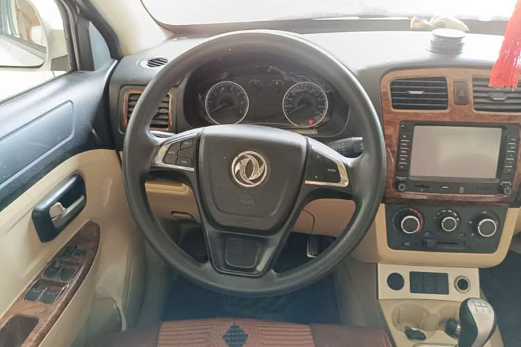 Used Dongfeng Fengon 330 2014 1.5L Manual Utility Version DK15 Steering Wheel