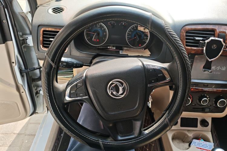 Used Dongfeng Fengon 330 2014 1.5L Manual Comfort Version DK15-02 Steering Wheel