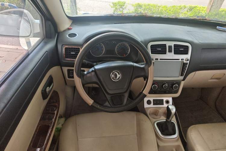 Used Dongfeng Fengon 330 2014 1.5L Manual Standard Edition DK15-02 Steering Wheel