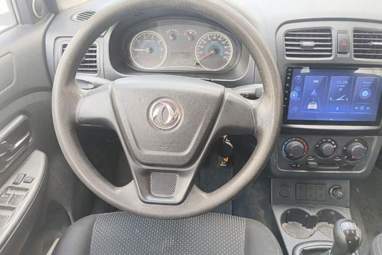 Used Dongfeng Fengon 330 2014 1.5L Manual Utility Version DK15 Steering Wheel