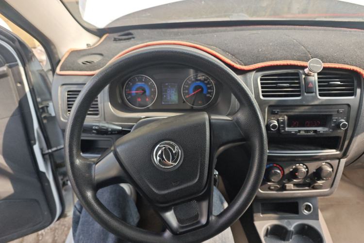 Used Dongfeng Fengon 330 2014 1.5L Manual Utility Version DK15 Steering Wheel