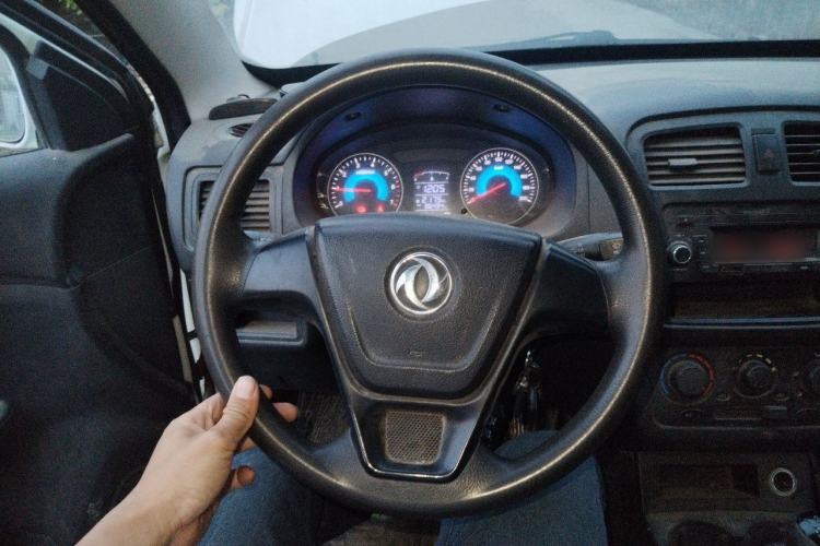 Used Dongfeng Fengon 330 2014 1.5L Manual Utility Version DK15 Steering Wheel