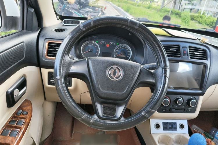 Used Dongfeng Fengon 330 2014 1.5L Manual Utility Version DK15 Steering Wheel