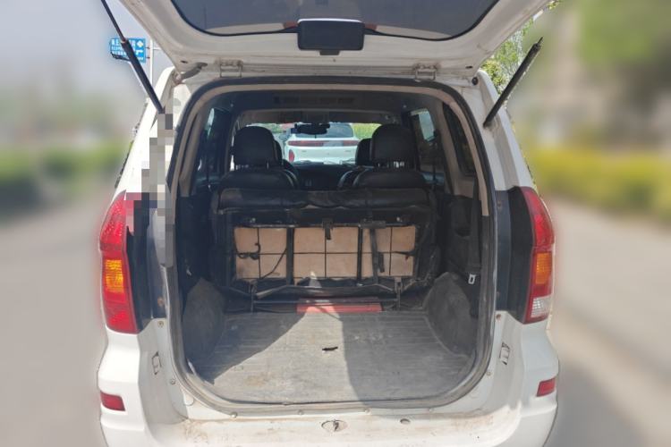 Used Dongfeng Fengon 330 2014 1.5L Manual Standard Edition DK15-02 Trunk