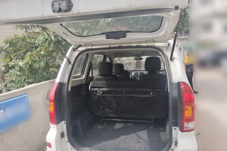 Used Dongfeng Fengon 330 2014 1.2L Manual Practical Version DK12-07 Trunk