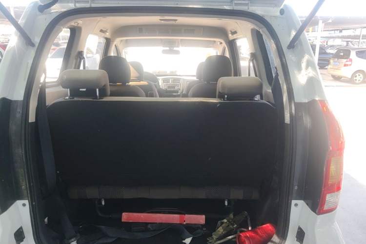 Used Dongfeng Fengon 330 2014 1.5L Manual Utility Version DK15 Trunk