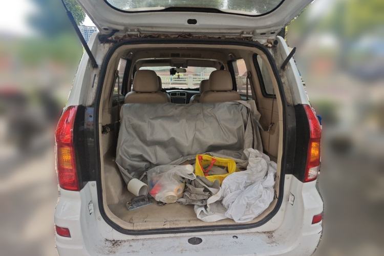 Used Dongfeng Fengon 330 2014 1.5L Manual Standard Edition DK15-02 Trunk