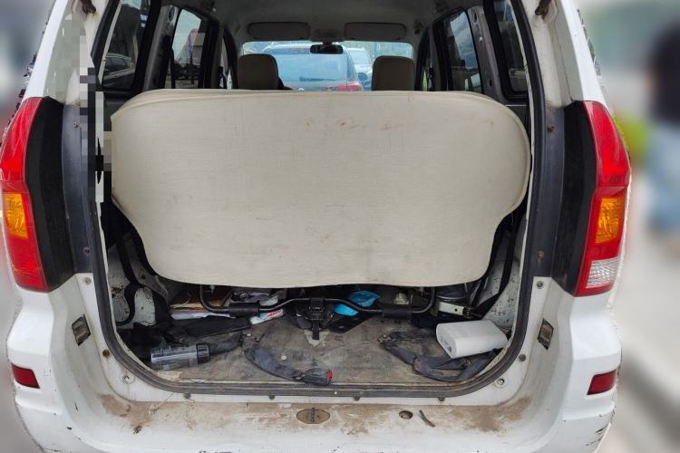 Used Dongfeng Fengon 330 2014 1.2L Manual Practical Version DK12-07 Trunk