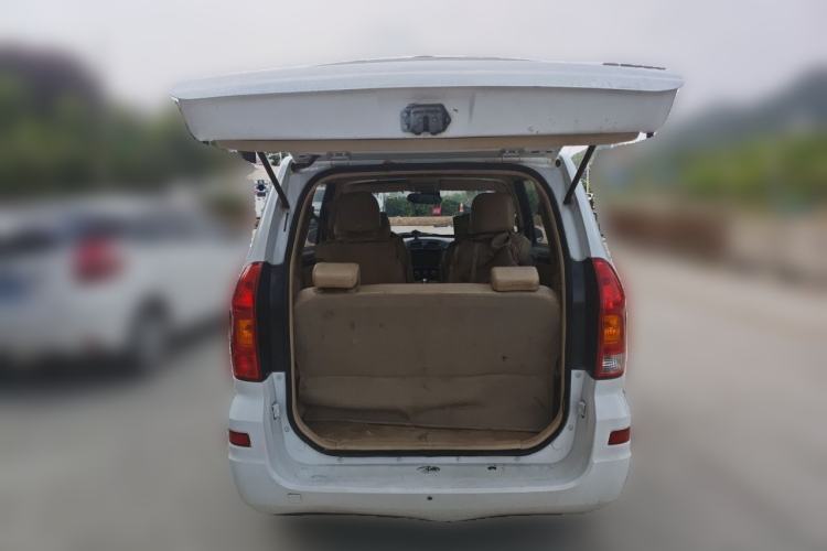 Used Dongfeng Fengon 330 2014 1.5L Manual Standard Edition DK15-02 Trunk