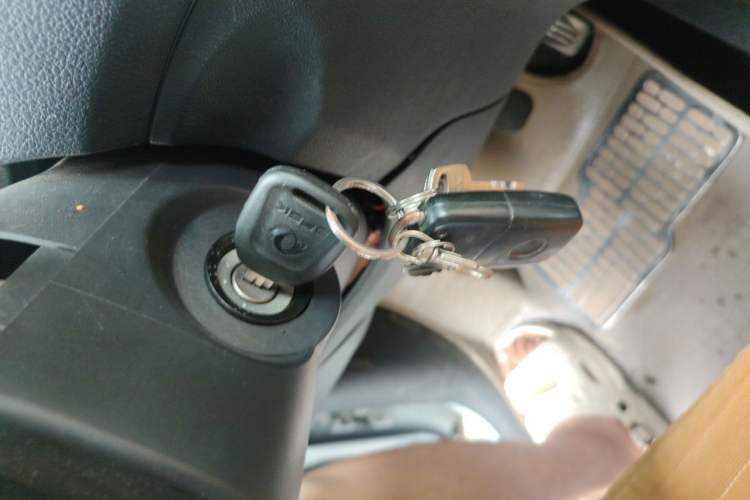 Used Dongfeng Fengon 330 2014 1.2L Manual Practical Version DK12-07 Vehicle Key