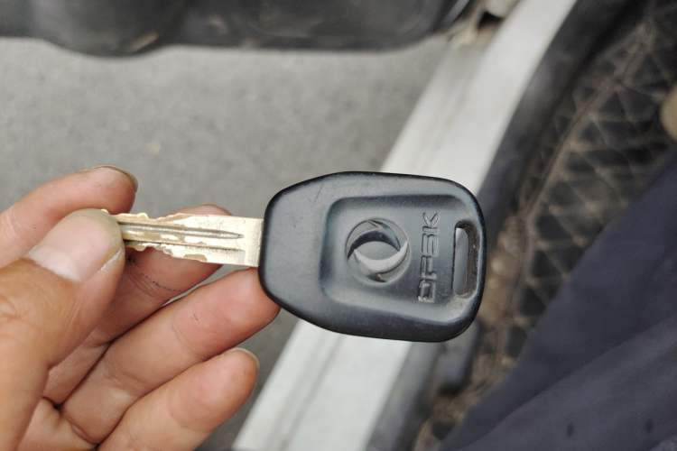 Used Dongfeng Fengon 330 2014 1.2L Manual Practical Version DK12-07 Vehicle Key
