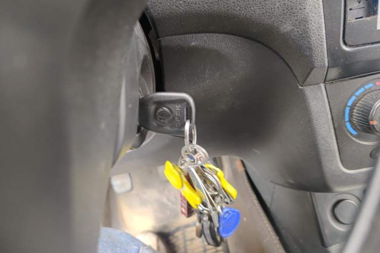 Used Dongfeng Fengon 330 2014 1.5L Manual Utility Version DK15 Vehicle Key