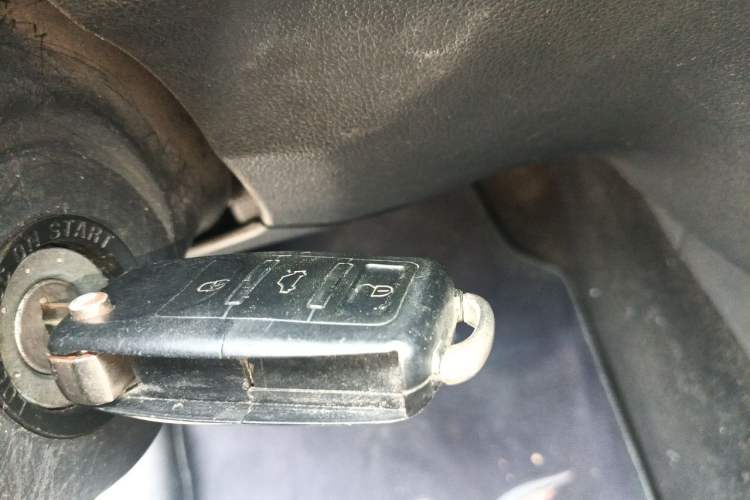 Used Dongfeng Fengon 330 2014 1.5L Manual Utility Version DK15 Vehicle Key
