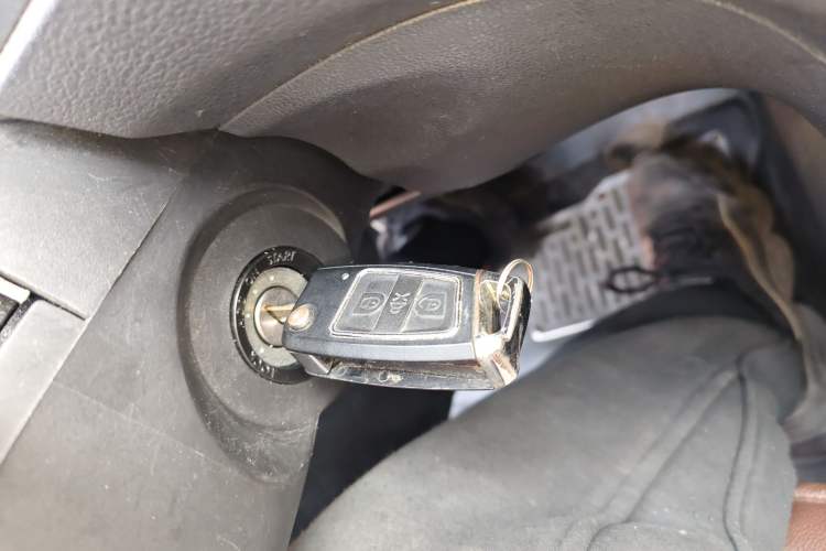 Used Dongfeng Fengon 330 2014 1.5L Manual Utility Version DK15 Vehicle Key