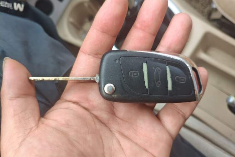 Used Dongfeng Fengon 330 2014 1.5L Manual Standard Edition DK15-02 Vehicle Key