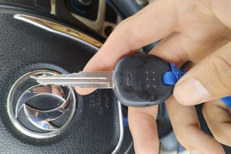 Used Dongfeng Fengon 330 2014 1.5L Manual Comfort Version DK15-02 Vehicle Key