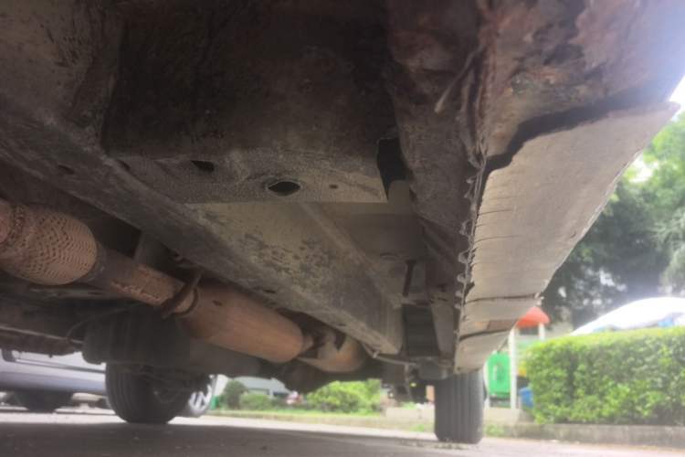 Used Dongfeng Fengon 330 2014 1.5L Manual Standard Edition DK15-02 Chassis Front Left