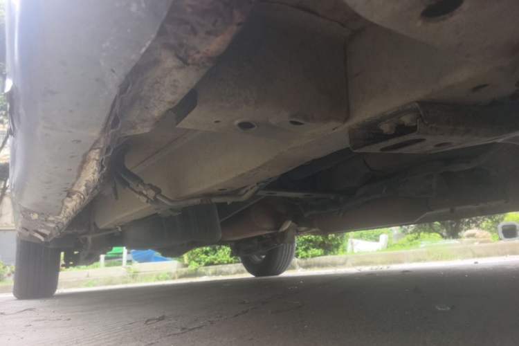 Used Dongfeng Fengon 330 2014 1.5L Manual Standard Edition DK15-02 Chassis Front Right