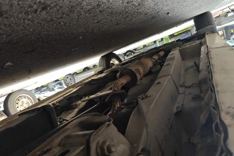Used Dongfeng Fengon 330 2014 1.5L Manual Comfort Version DK15-02 Chassis Rear Left