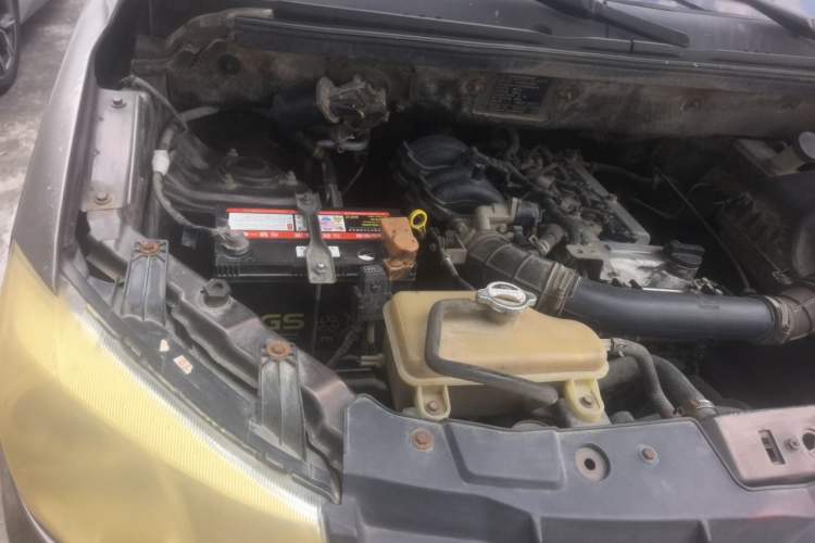 Used Dongfeng Fengon 330 2014 1.5L Manual Standard Edition DK15-02 Engine Bay Right