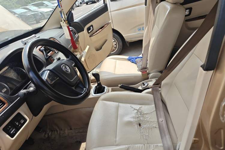 Used Dongfeng Fengon 330 2014 1.5L Manual Comfort Version DK15-02 Left Front Seat