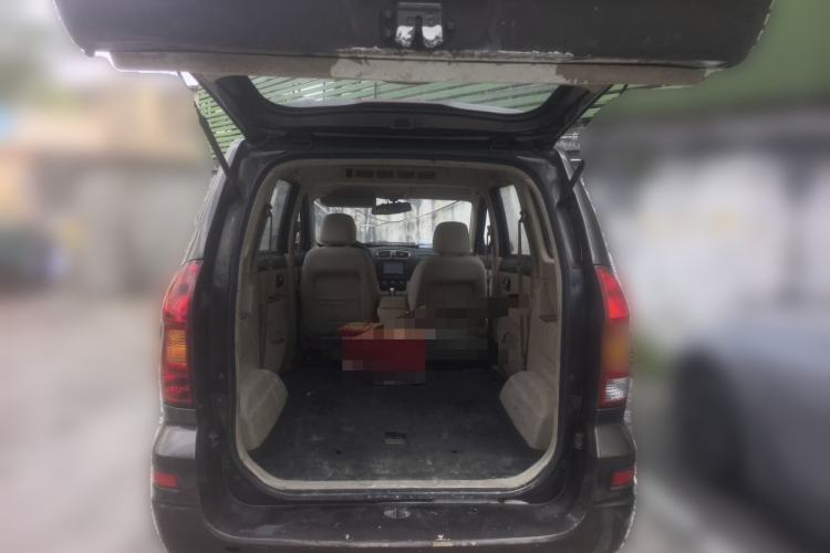 Used Dongfeng Fengon 330 2014 1.5L Manual Standard Edition DK15-02 Trunk