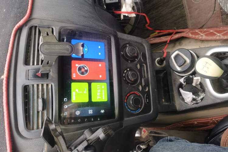 Used Dongfeng Fengon 330 2016 1.2L Manual Base Version DK12-07 Audio And AC Panel