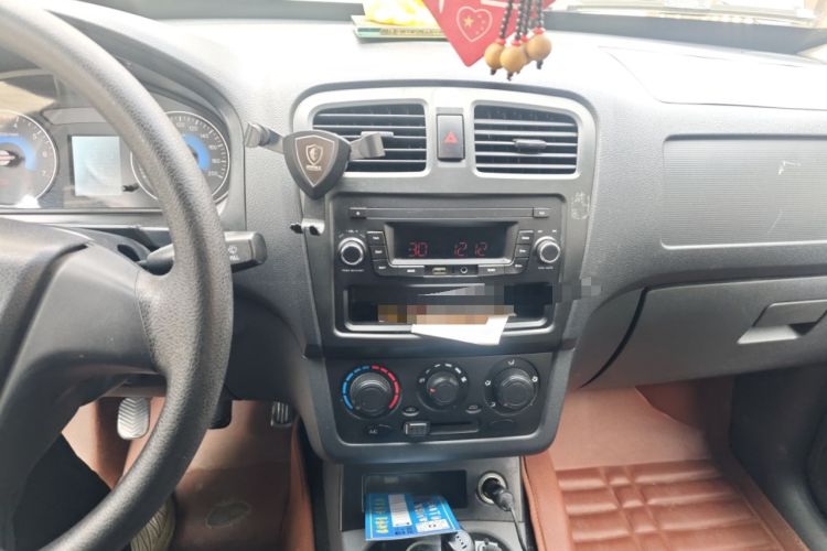 Used Dongfeng Fengon 330 2016 1.2L Manual Base Version DK12-07 Audio And AC Panel