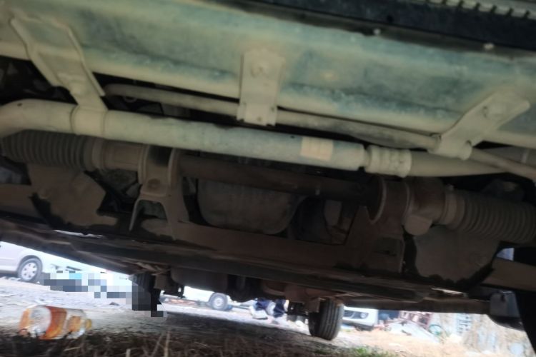 Used Dongfeng Fengon 330 2016 1.2L Manual Base Version DK12-07 Chassis Front