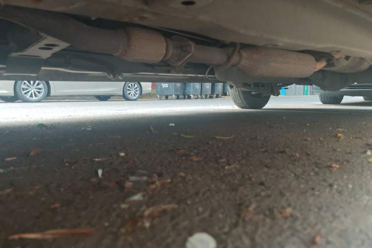Used Dongfeng Fengon 330 2016 1.2L Manual Base Version DK12-07 Chassis Front Left