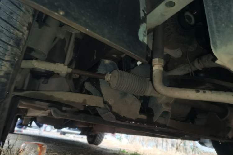 Used Dongfeng Fengon 330 2016 1.2L Manual Base Version DK12-07 Chassis Front Right