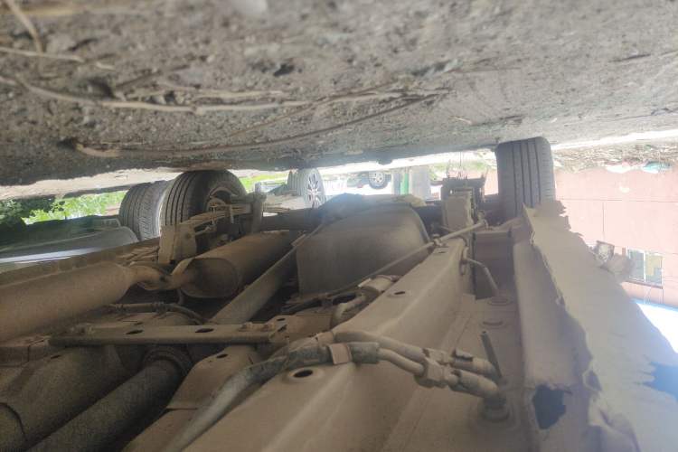 Used Dongfeng Fengon 330  Chassis Front Right