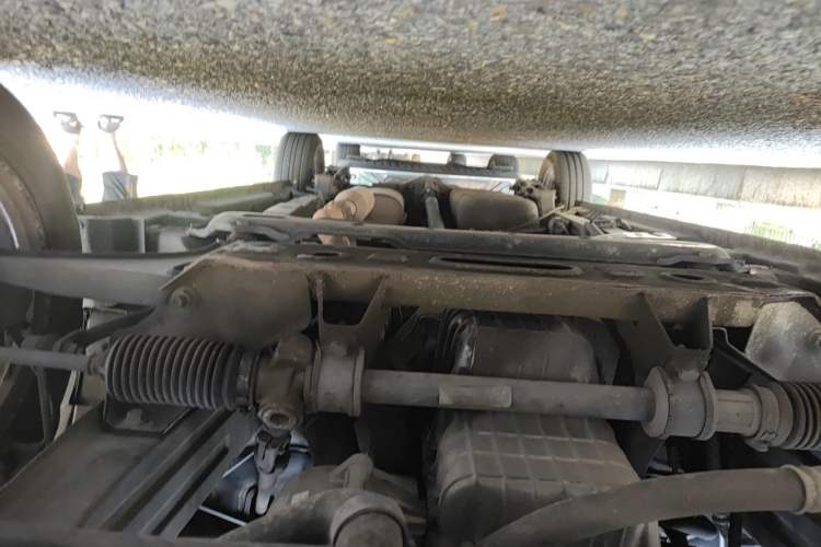 Used Dongfeng Fengon 330 2016 1.5L Manual Enjoyment Model DK15 Chassis Front