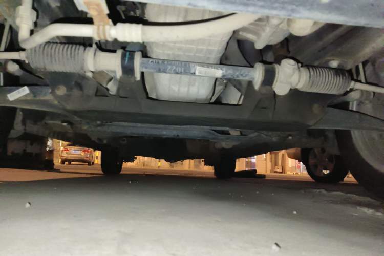 Used Dongfeng Fengon 330 2016 1.5L Manual Enjoyment Model DK15 Chassis Front